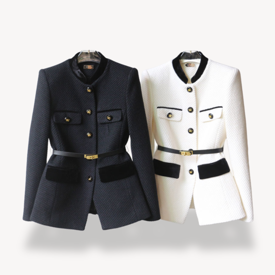 Kvinde Blazer – Elegant Design – Kontrastdetaljer – Knaplukning – Figursyet Pasform